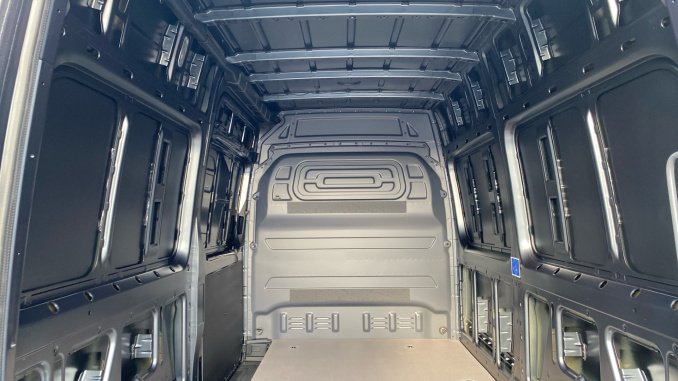 Mercedes-Benz Sprinter 315Cdi L2 Diesel Rwd 3.5t H2 Select Van - Image 14